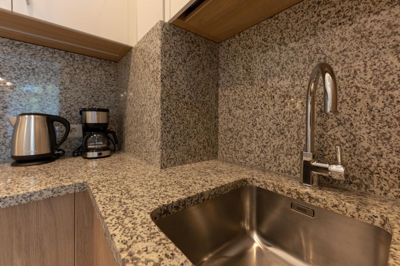Oasis Apartments Jūrkalne Екстериор снимка