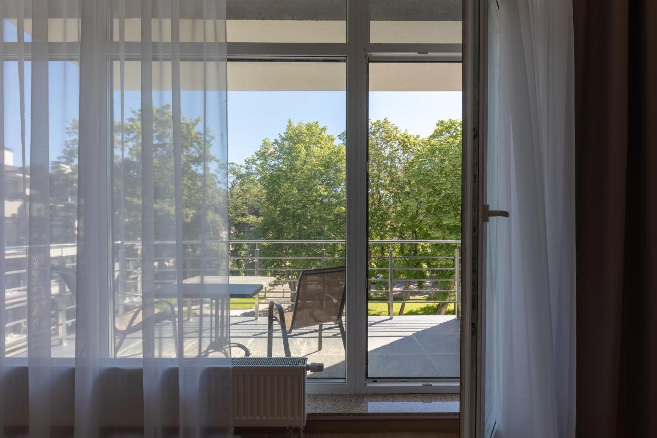 Oasis Apartments Jūrkalne Екстериор снимка