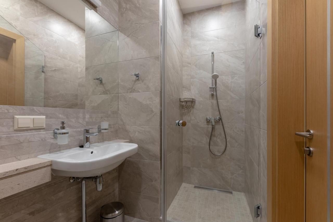 Oasis Apartments Jūrkalne Екстериор снимка