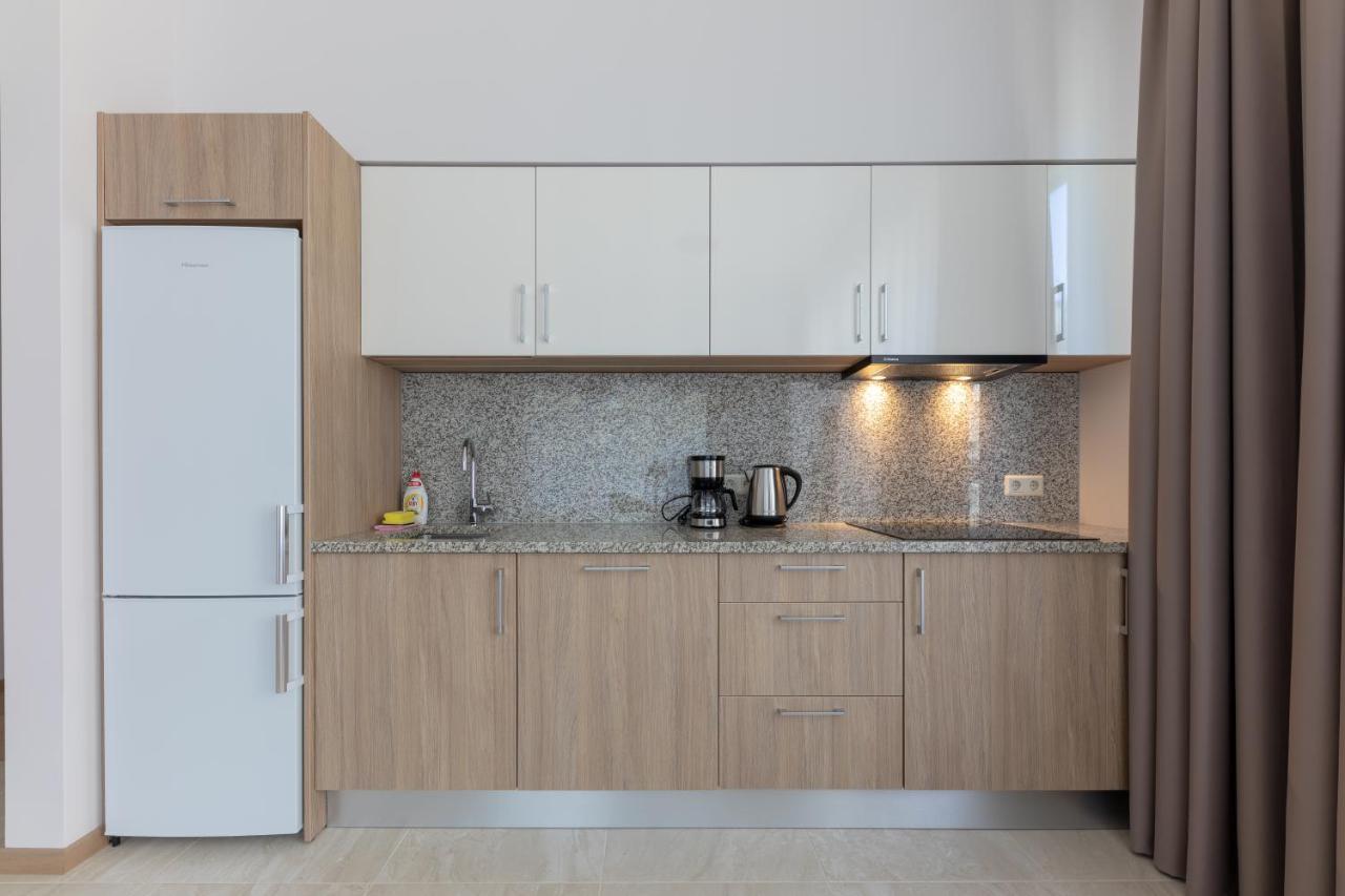 Oasis Apartments Jūrkalne Екстериор снимка